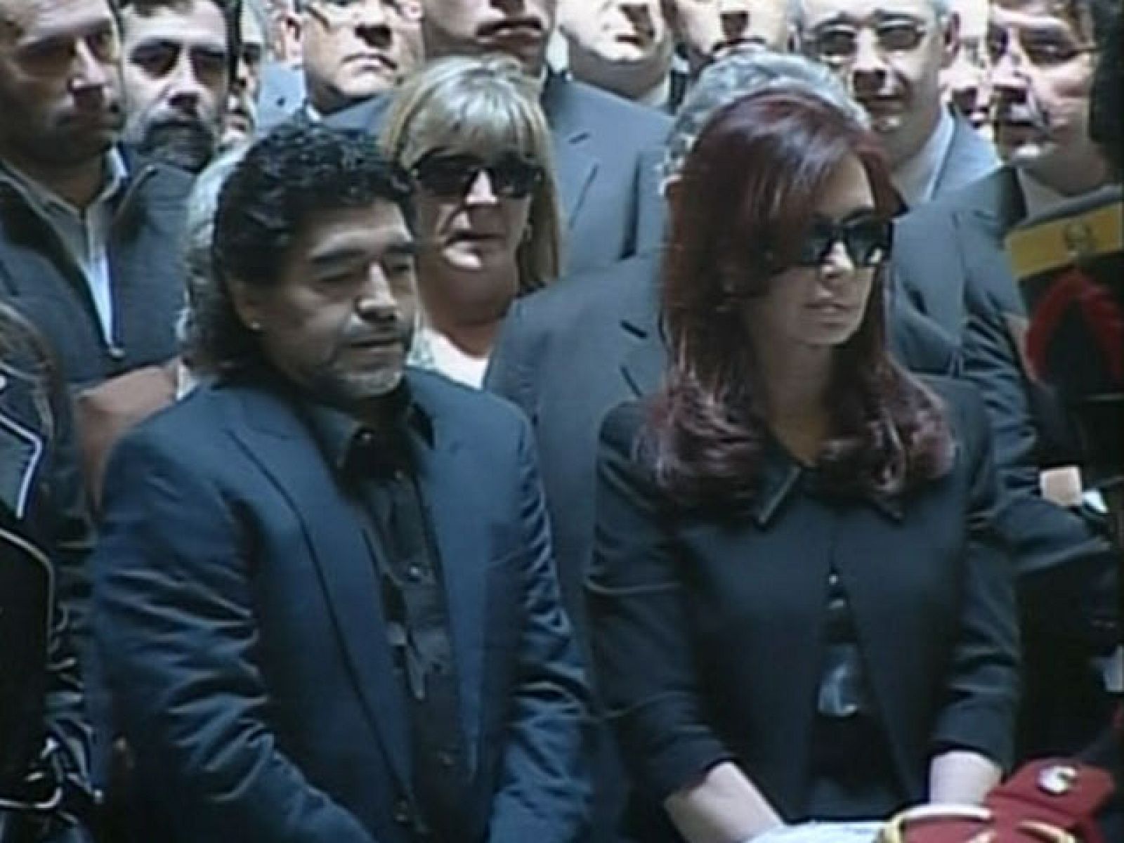 Diego Armando Maradona llega a la capilla ardiente de Néstor Kirchner | Ver