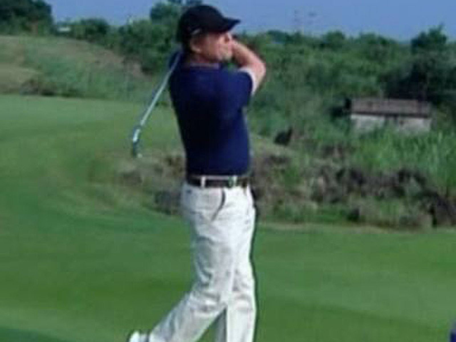 Actores de la talla de Hugh Grant o Catherine Zeta-Jones han participado en un torneo que intenta demostrar que se puede jugar al golf sin dañar al medio ambiente.