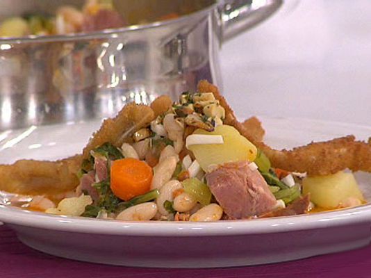 RTVE Cocina - Pote con grelos, lacón y patatas