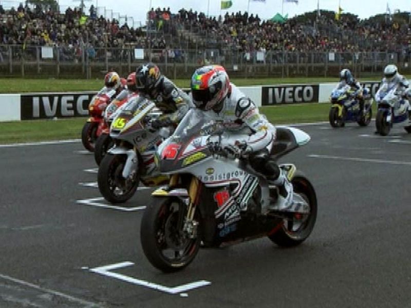 Se están estudiando diferentes medidas para mejorar la categoría intermedia del Mundial de Moto>GP de cara al 2011.