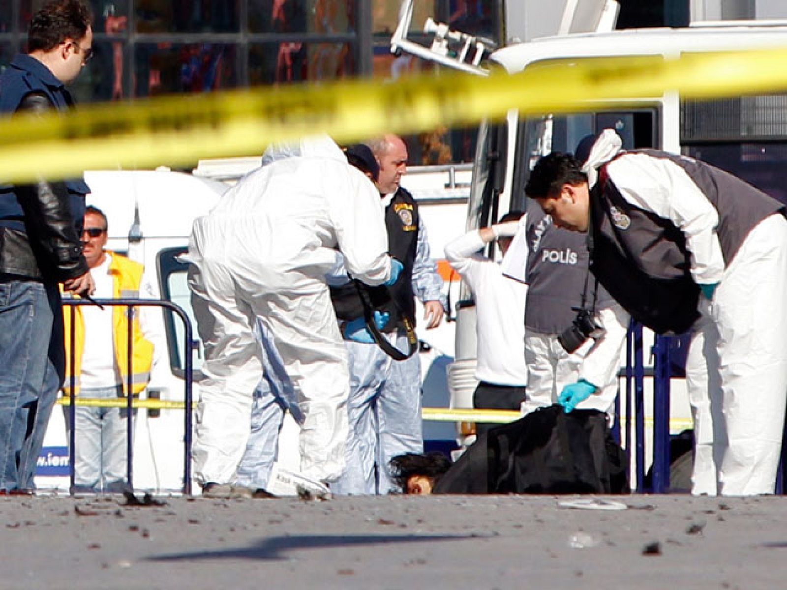 Un terrorista suicida causa 32 heridos en el centro de Estambul 