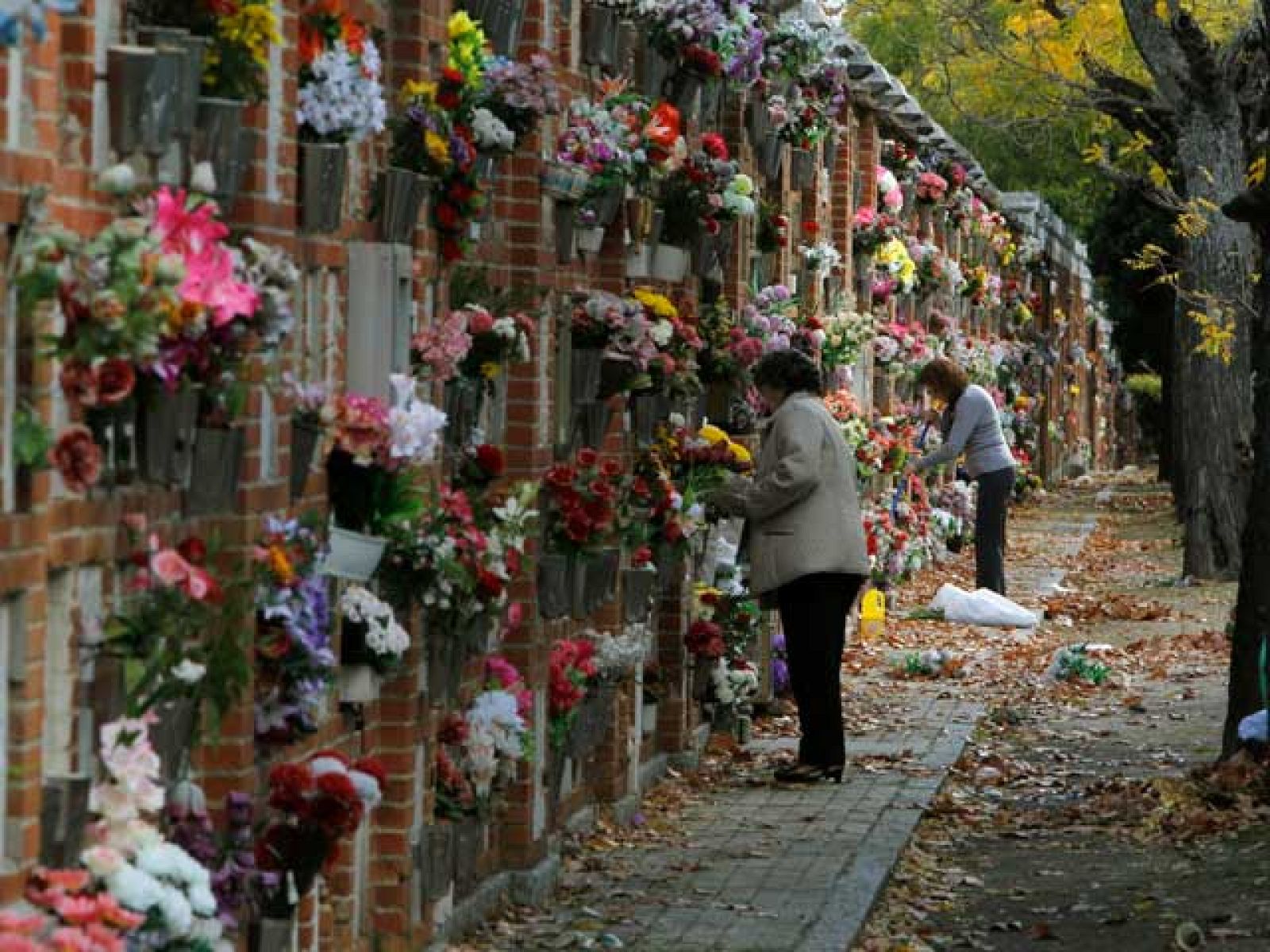 Telediario 2 en cuatro minutos - 01/11/10 | Ver