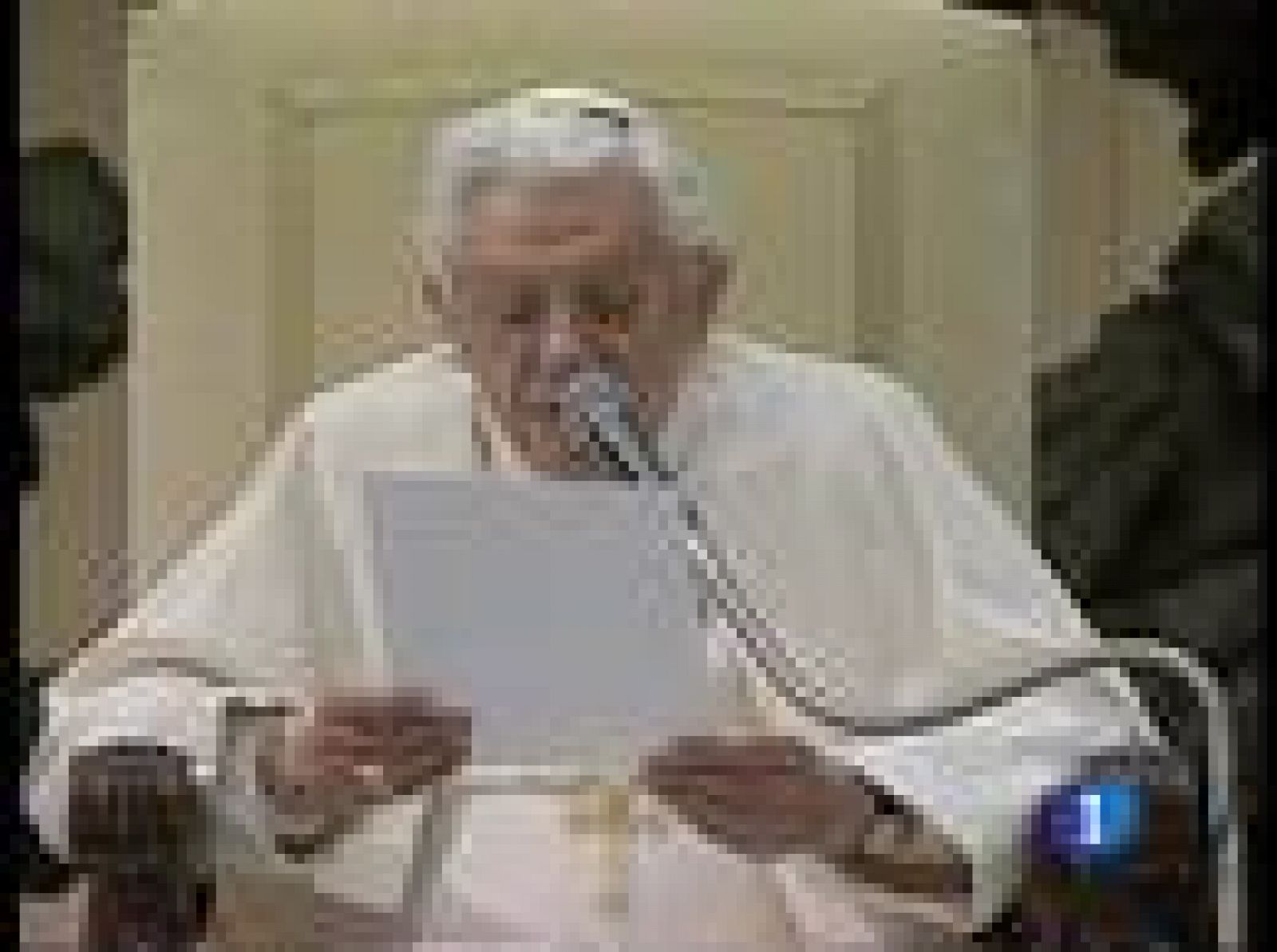 El Papa invita a los fieles a que le acompañen en su visita a España