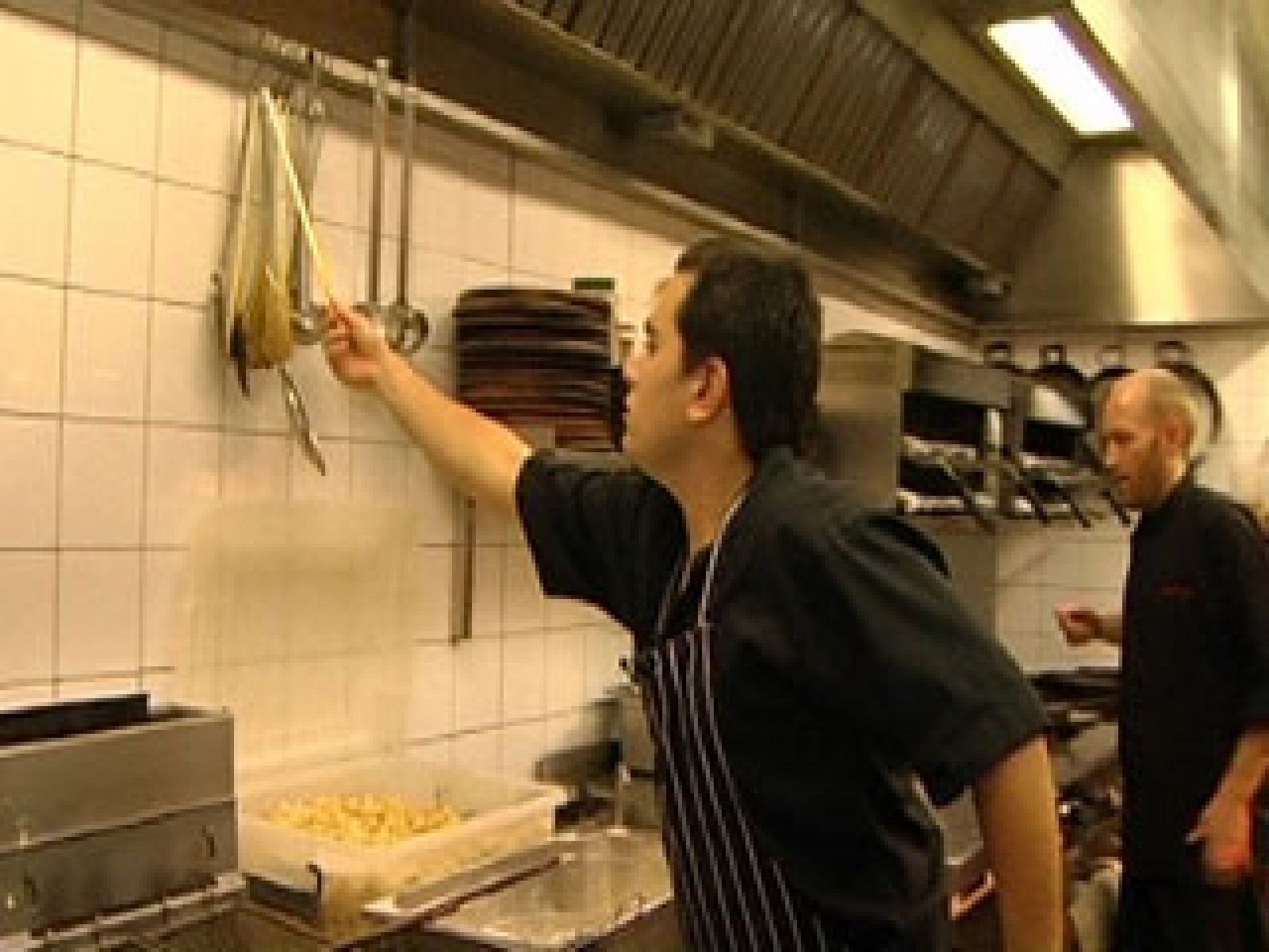 Comando Actualidad: Limpiando cocinas en Londres | RTVE Play