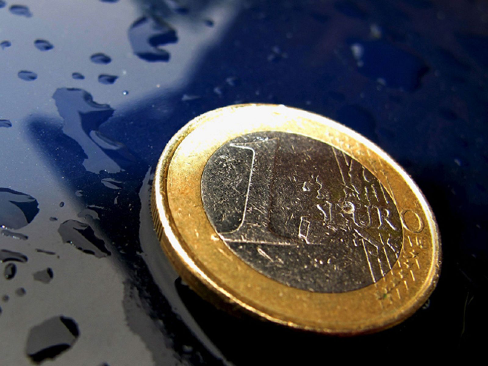 El euro se revaloriza frente al dólar