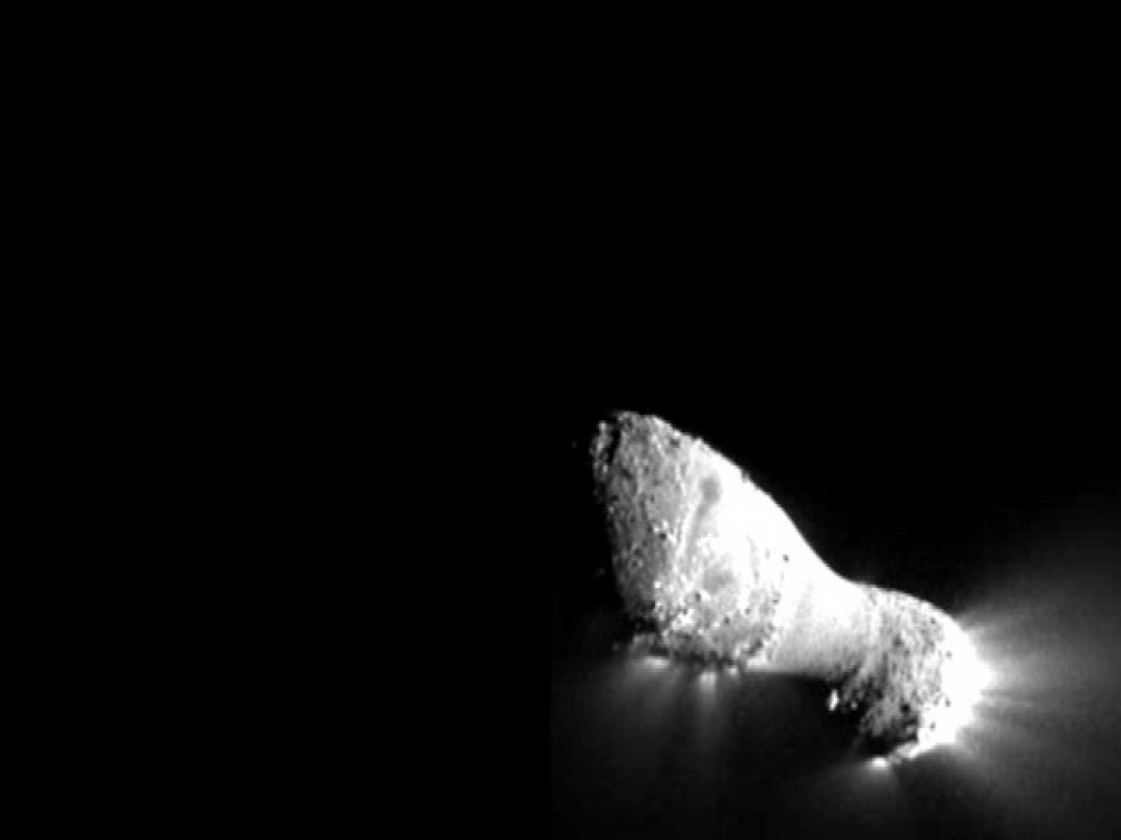 La sonda de la NASA Deep Impact pasa a 700 kilómetros del cometa Hartley 2