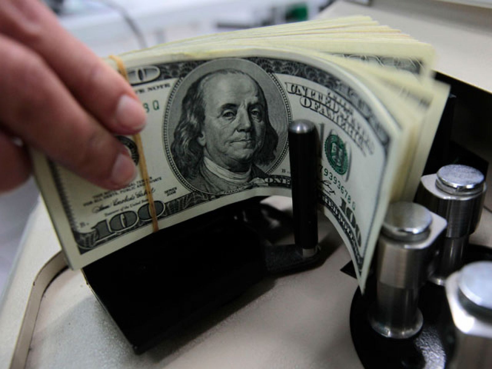 El dólar se deprecia tras la Fed | RTVE Play