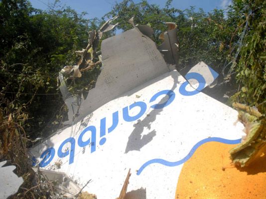  - Localizan la caja negra  del avión