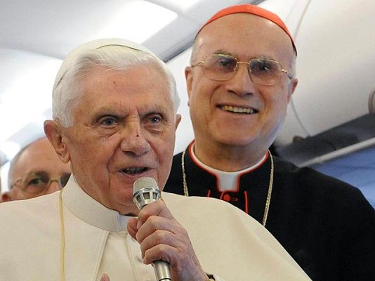  - El Papa alerta del anticlericalismo