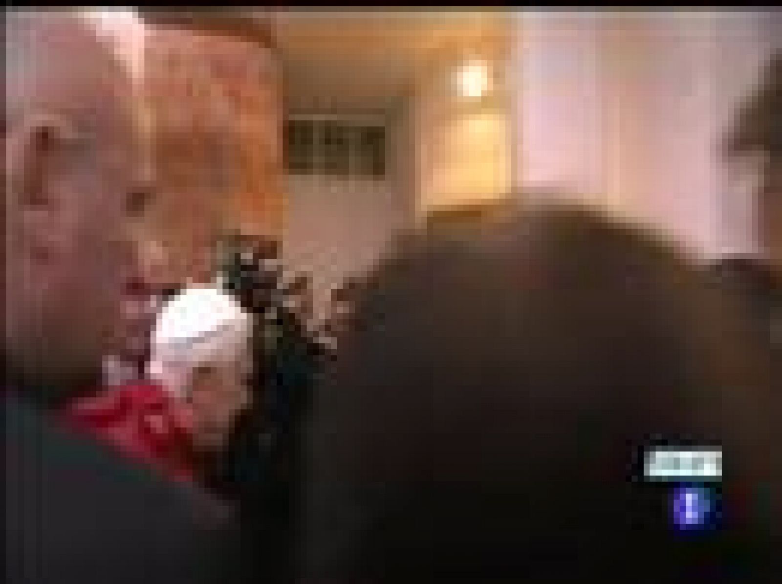 Los Reyes se reúnen con el Papa a su llegada al templo de la Sagrada Familia