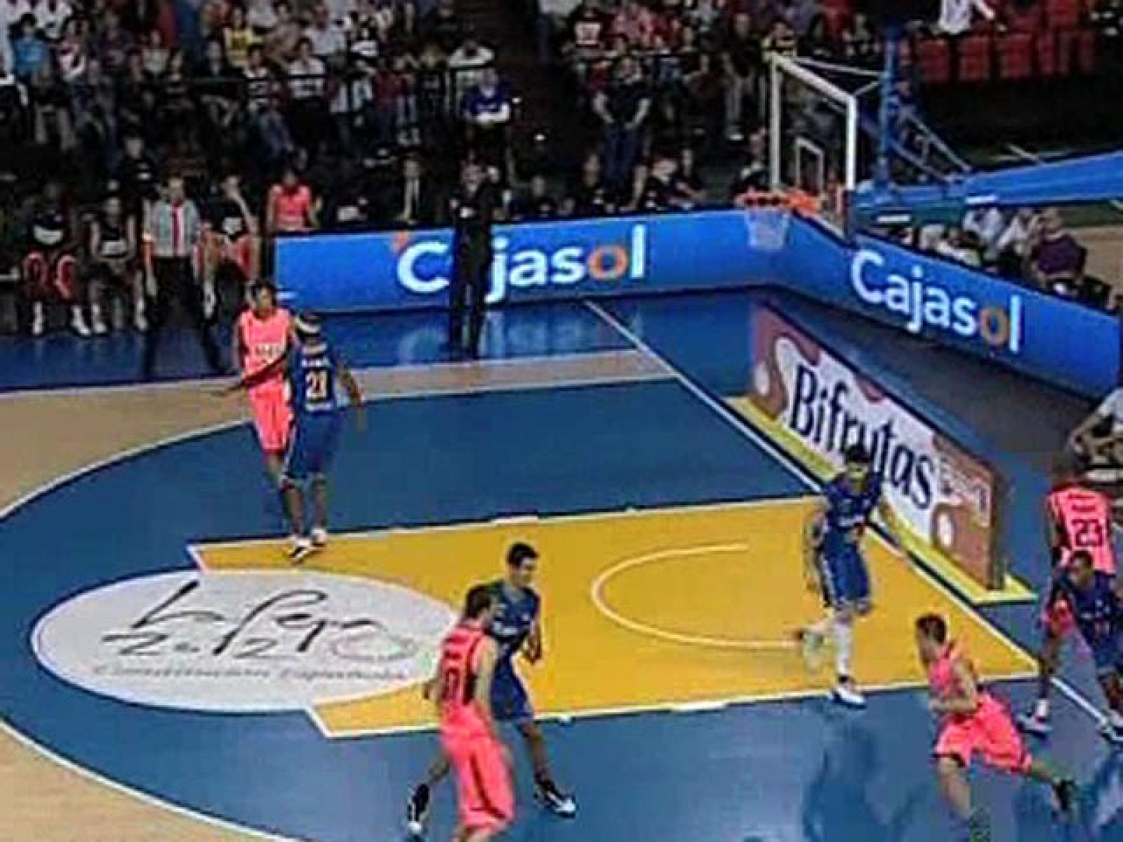 Barcelona sigue líder ganando a Cajasol - Baloncesto en RTVE | Ver