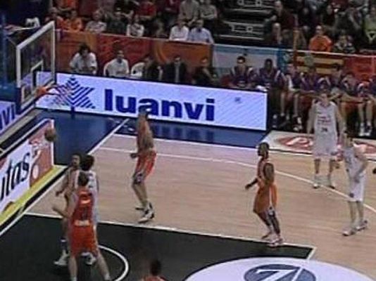 Baloncesto en RTVE - Caja Laboral gana al P.W Valencia