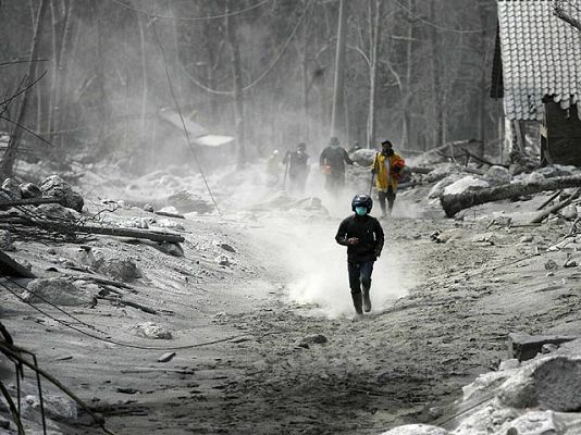 Telediario en 4' - 08/11/10