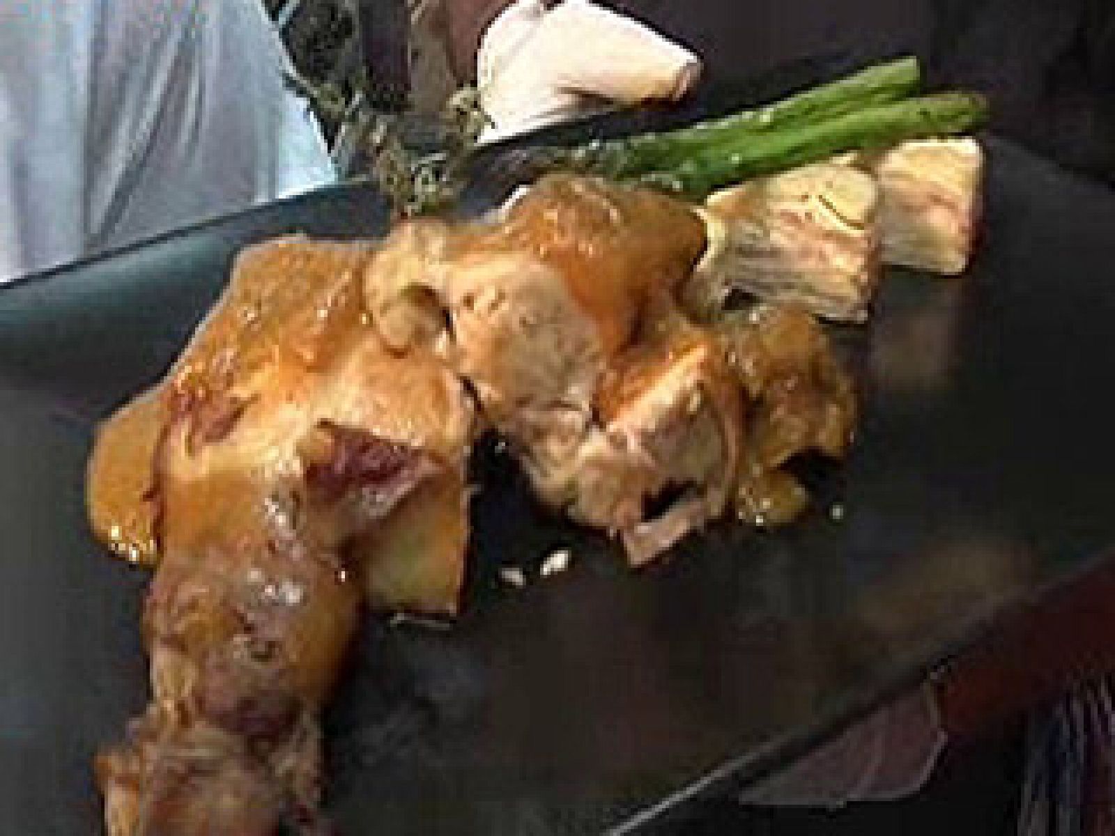 Cochinillo confitado con patatas