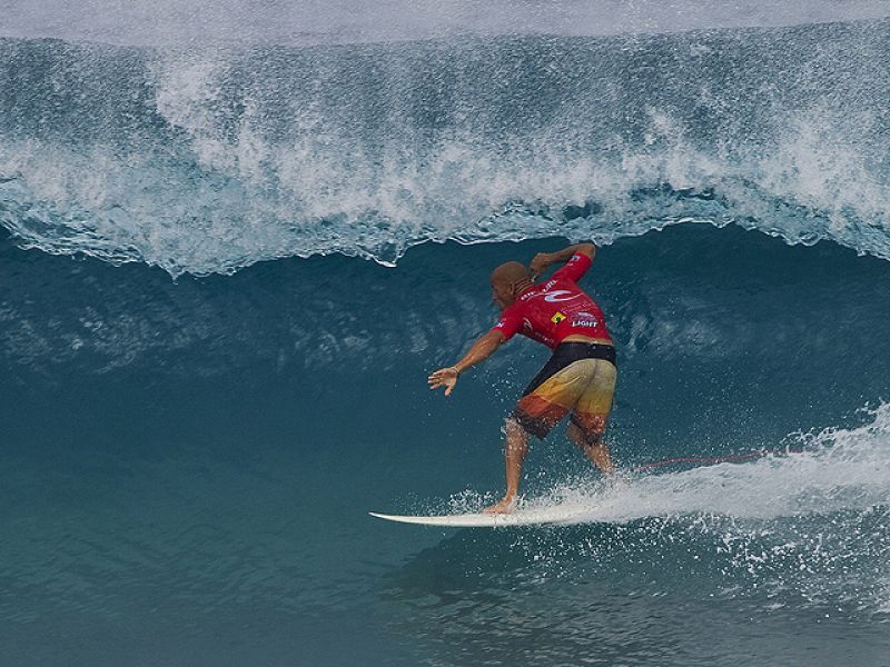 Kelly Slater, el mejor surfista de todos los tiempos, ha logrado un nuevo título mundial, el décimo de su carrera.