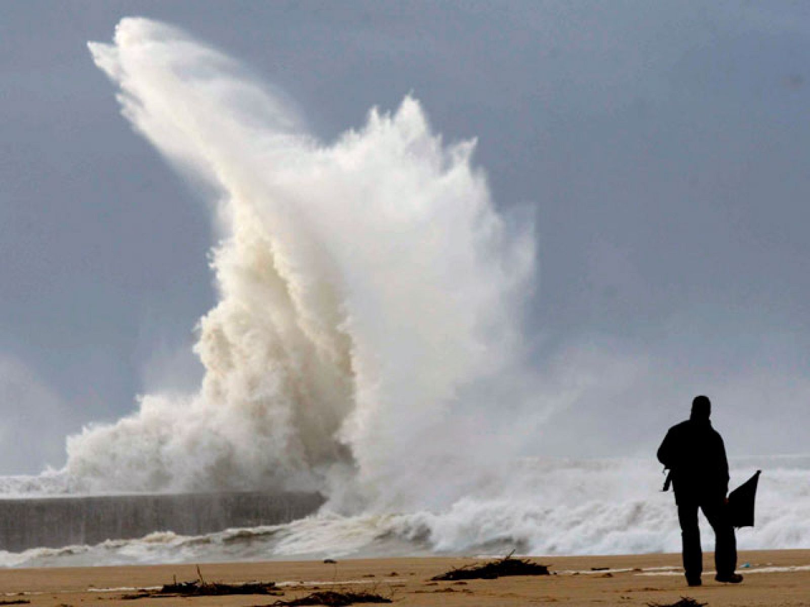 Telediario 1: Telediario en 4' - 09/11/10 | RTVE Play