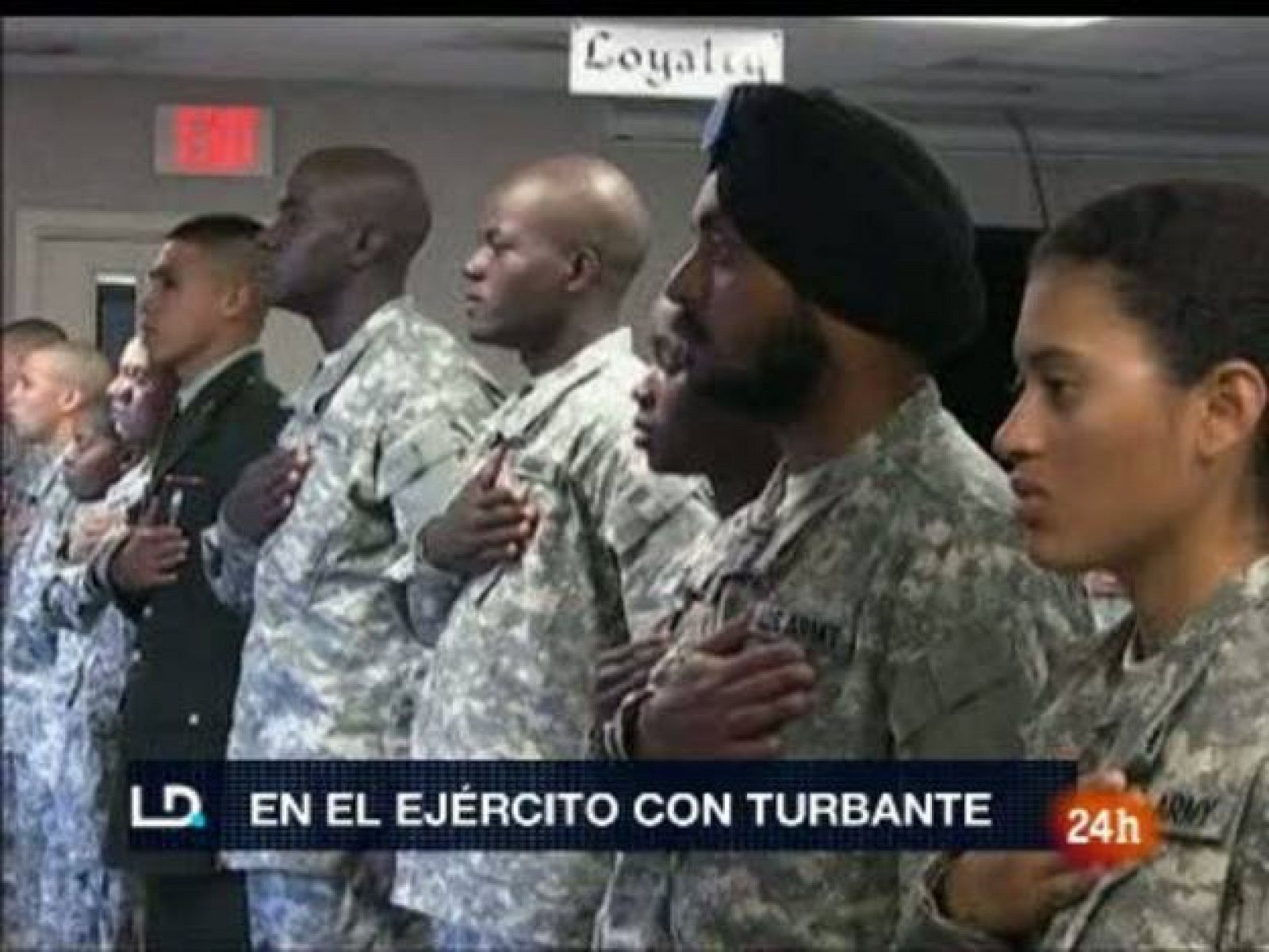 Simran Lamba , el primer soldado con turbante en el ejército de EE.UU.