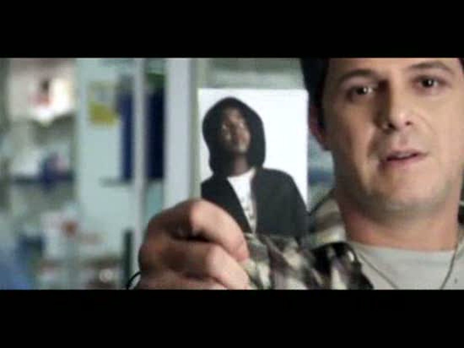 Alejandro Sanz en el spot de pastillas contra el dolor ajeno | Ver