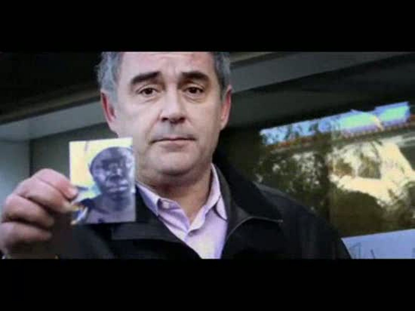  "Pastillas contra el dolor ajeno", busca la  sensibilización y lucha contra las enfermedades olvidadas . Para esta iniciativa, MSF ha reunido a personalidades del mundo del cine y la televisión ( Andreu Buenafuente , Pilar Bardem , Fernando Tejero , Nuria Espert , Manel Fuentes , Cayetana Guillén Cuervo , Eduard Punset , Juan José Millás ), del deporte ( Andrés Iniesta , Xabi Alonso , Edurne Pasabán ), de la música ( Alejandro Sanz , Pau Donés , Estopa ) y de la gastronomía ( Ferrán Adriá ), que protagonizan diversos vídeos de apoyo a esta campaña, siendo el anuncio principal el de Luis Gª Berlanga , nuestro ilustre director de cine, que ha accedido a actuar de manera excepcional para contribuir a la concienciación en esta materia. 