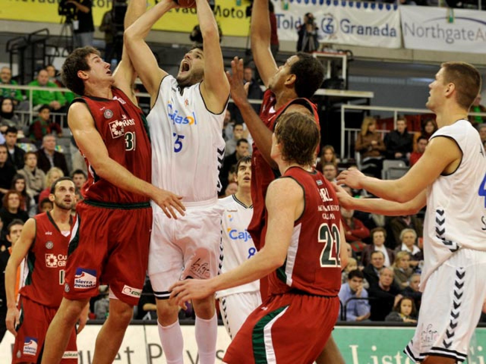 CB Granada 73-72 Cajasol Sevilla - Baloncesto en RTVE | Ver