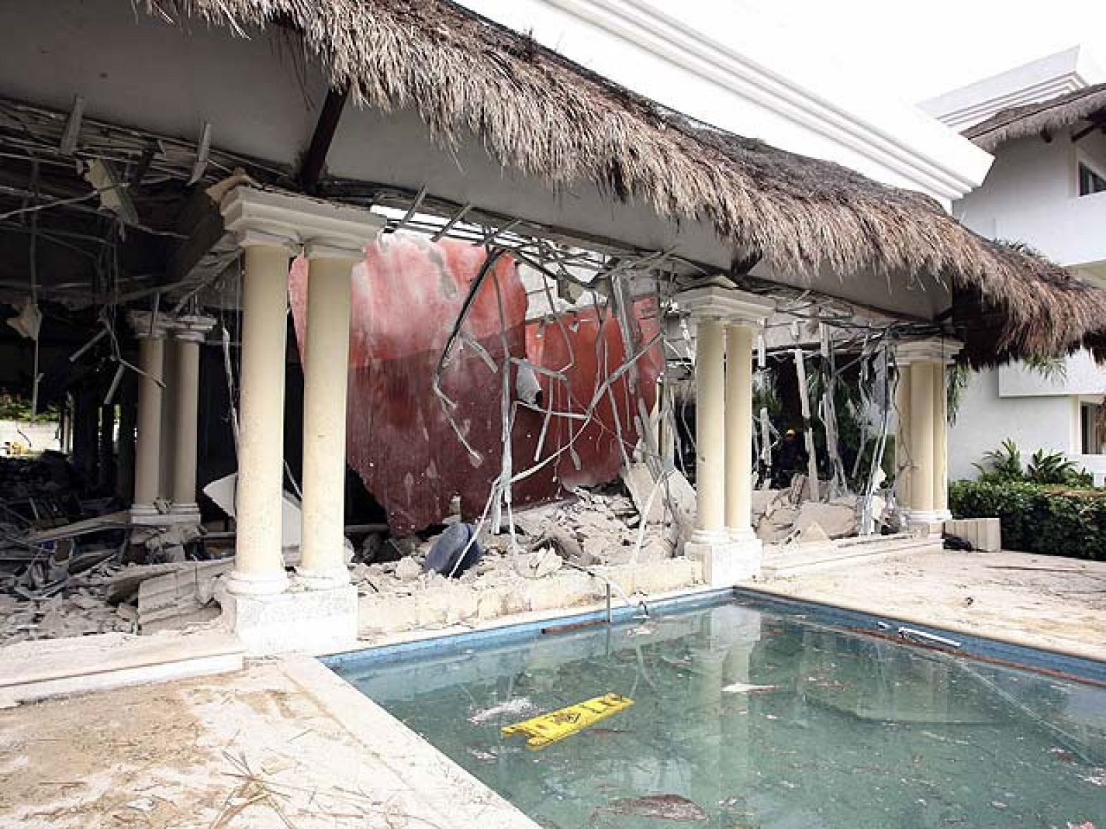 Siete muertos en una explosión en un hotel de una cadena española en el Caribe mexicano | Ver