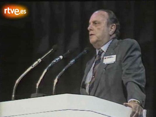 Fue noticia en el Archivo de RTVE - Fraga cambia el nombre de AP