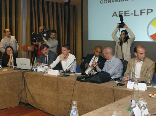  - Futbolistas piden desfribriladores