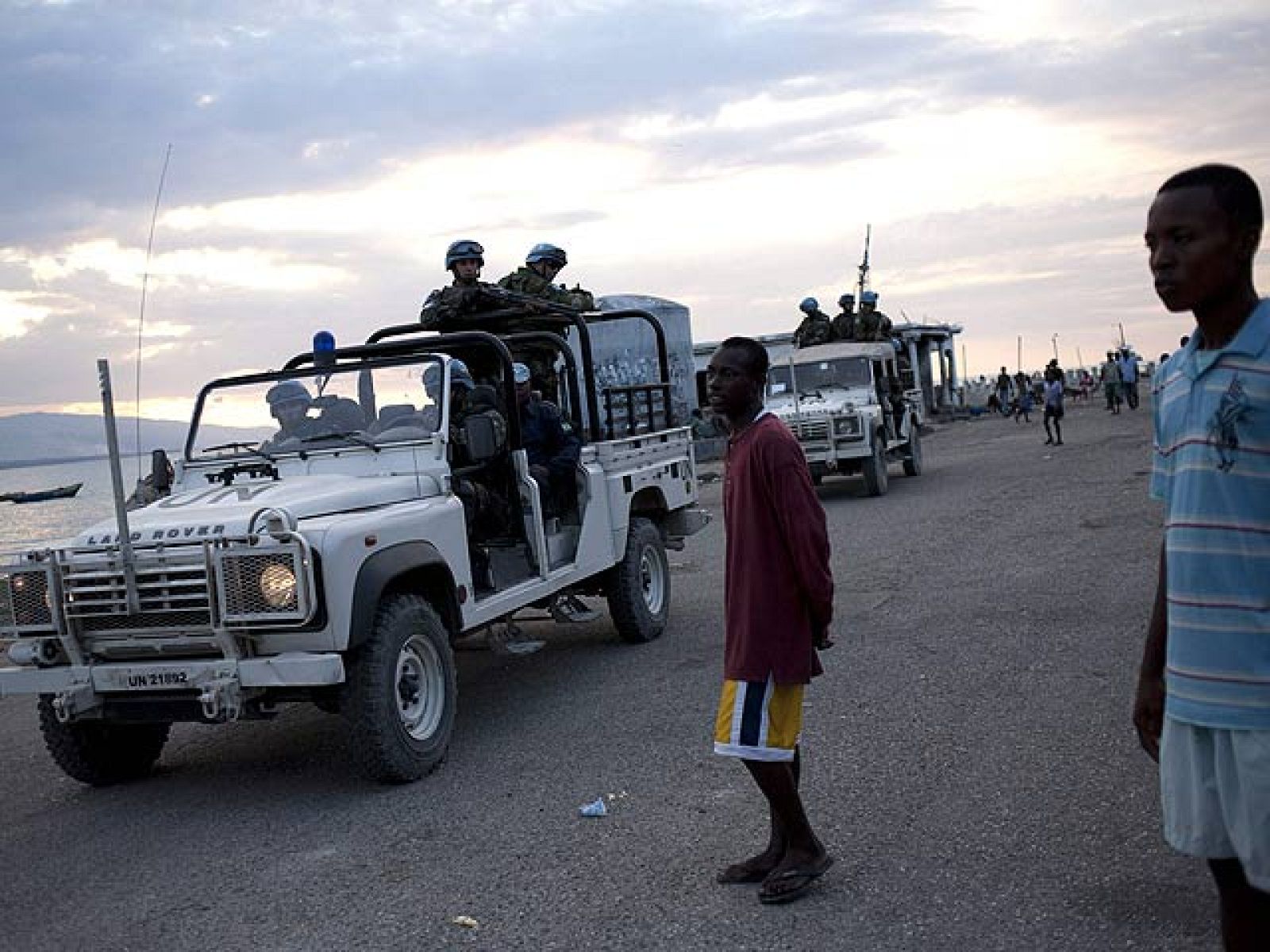 Manifestantes haitianos se enfrentan con las tropas de la ONU por la gestión del cólera