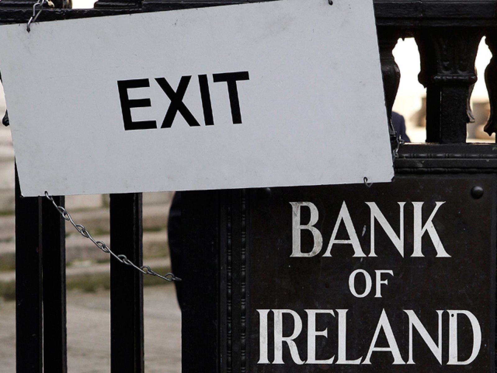 El Eurogrupo aborda la crisis de Irlanda y Portugal | Ver