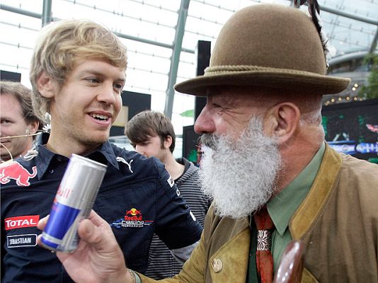  - Vettel es recibido con honores