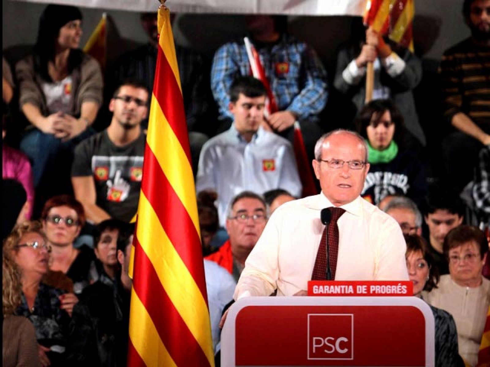 El presidente de la Generalitat se pregunta qué hará el lider de CiU si se confirman las acusaciones de financiación ilegal.