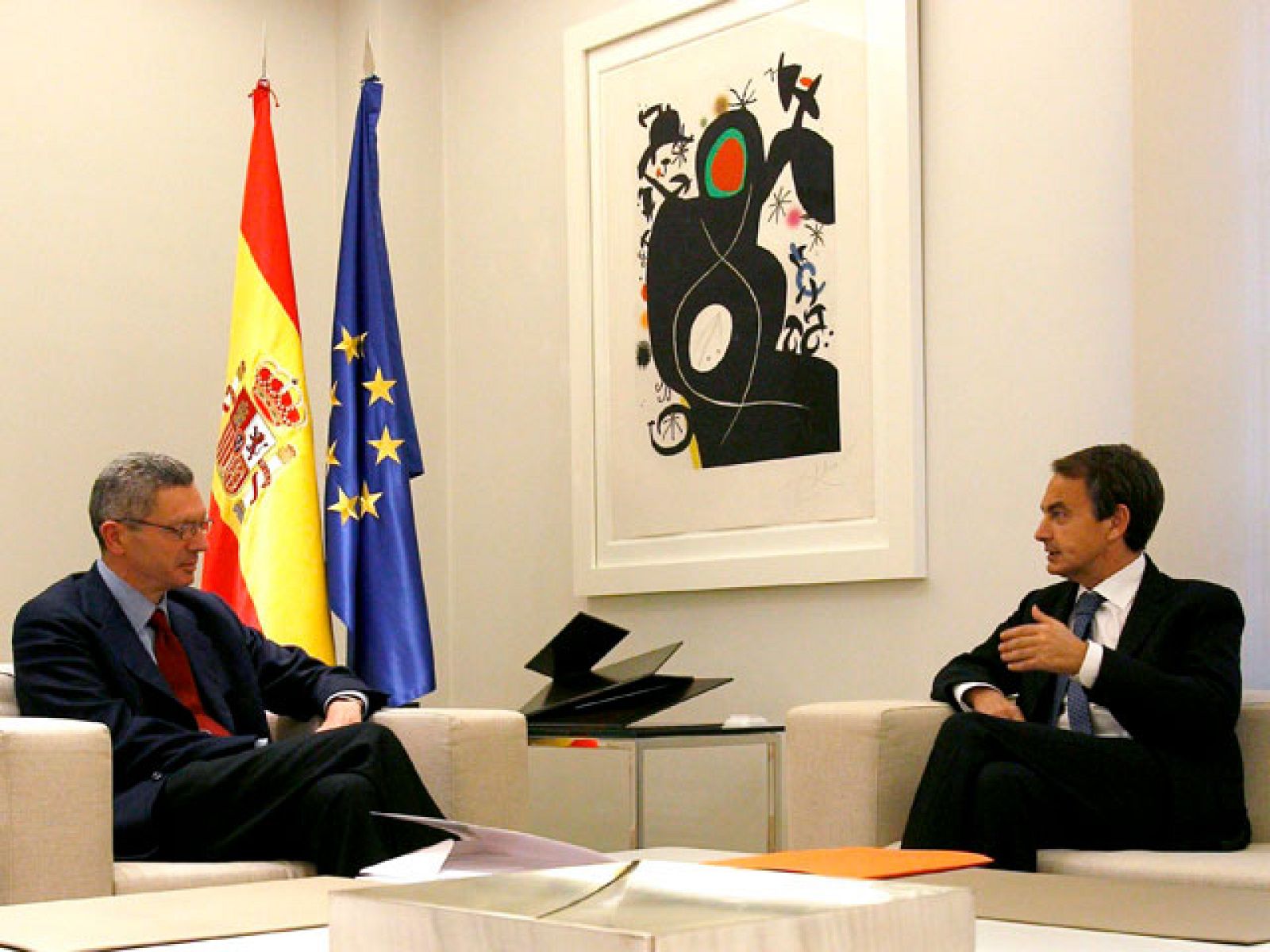 Telediario 2 en cuatro minutos - 17/11/10 | Ver