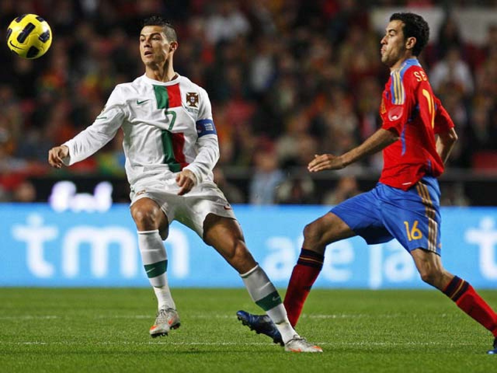 Jugadón de Ronaldo y gol de Portugal 1-0 | Ver