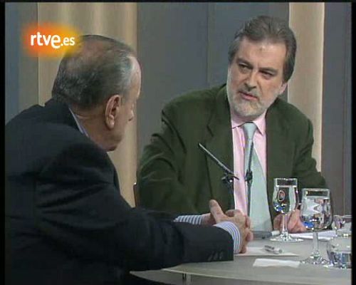 Personajes en el Archivo de RTVE - Fraga, sobre crisis vacas locas