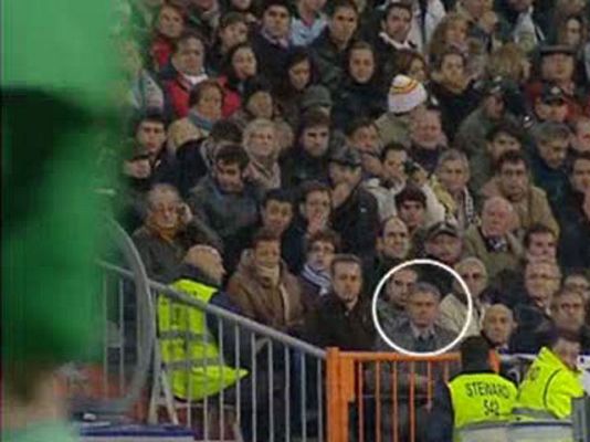  - Mou y Llorente, seguidos por todos