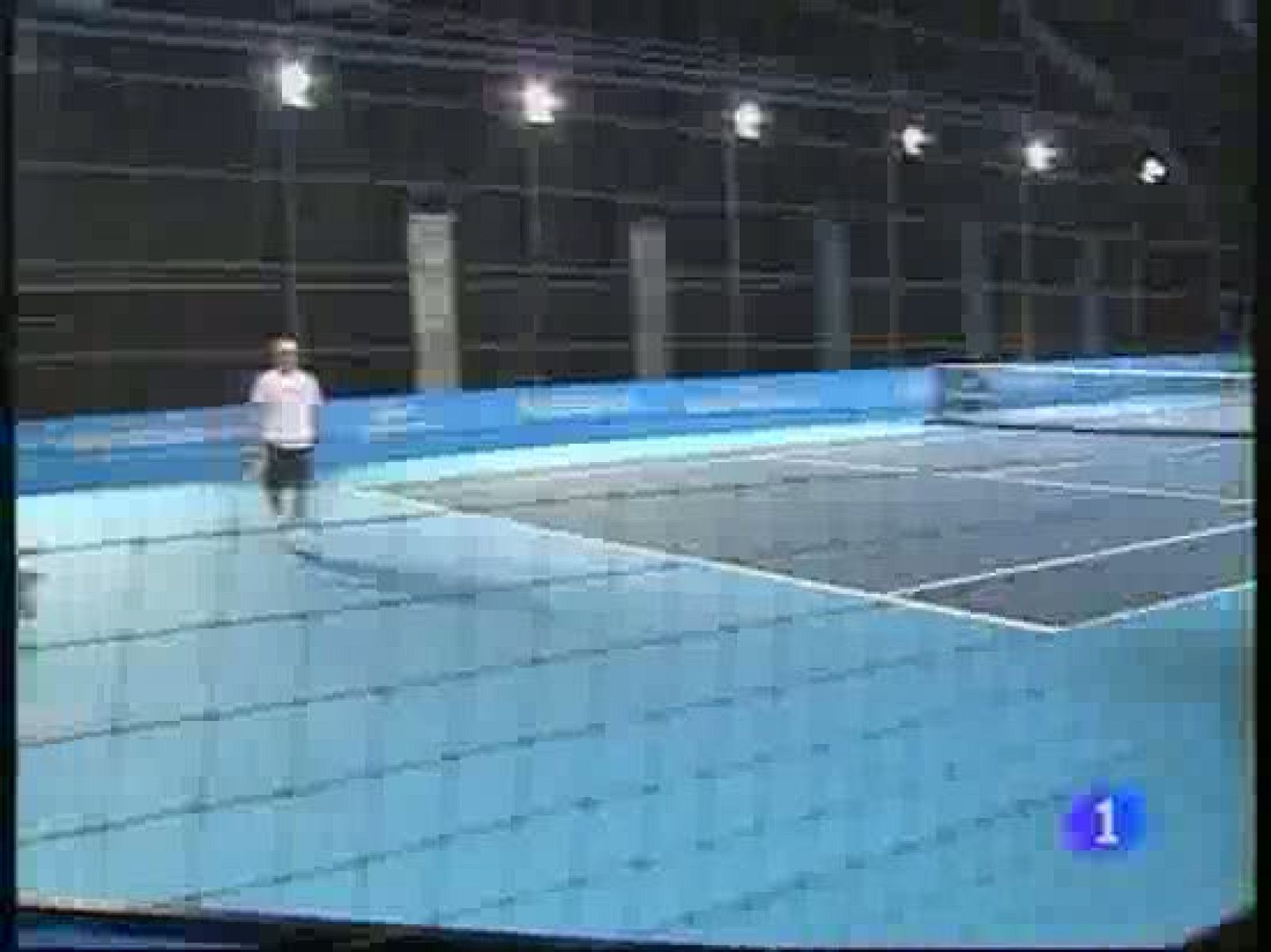 Ferrer, después de ganar en Valencia, aseguró que un buen  resultado en el O2 sería un "gran premio para una temporada tan  buena". "Me hace ilusión volver a estar en este torneo. Debutar  contra Federer no es lo ideal, pero claro, aquí están los mej