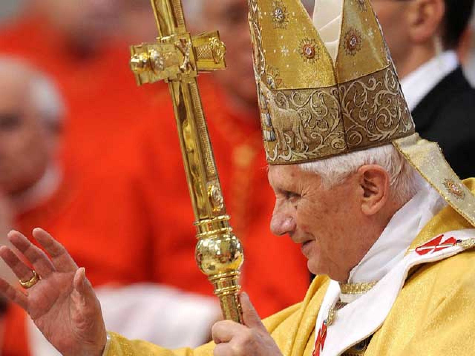 El Vaticano matiza al Papa