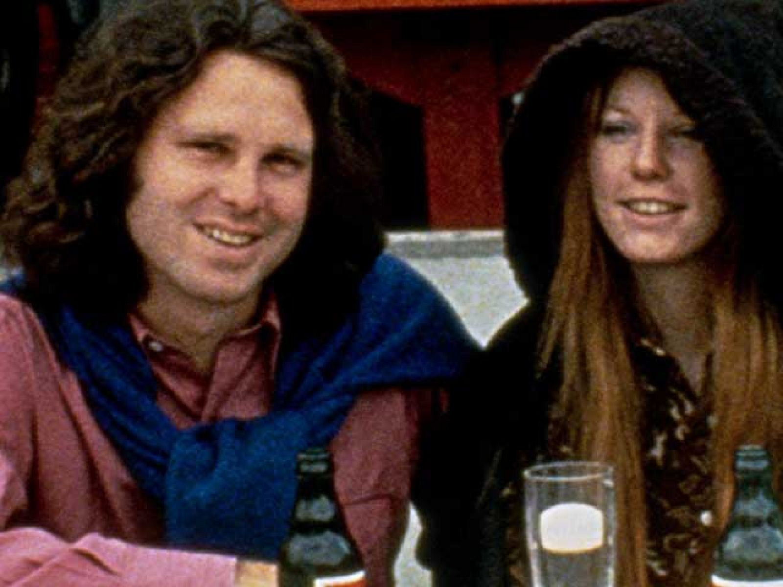 Jim Morrison se marcha a París en abril de 1971 ('When you're strange')