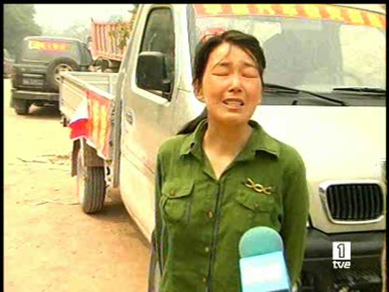   Los ciudadanos chinos pierden ya toda esperanza de encontrar supervivientes entre los escombros que ha dejado el terremoto que ha causado más de 55.000 muertos.