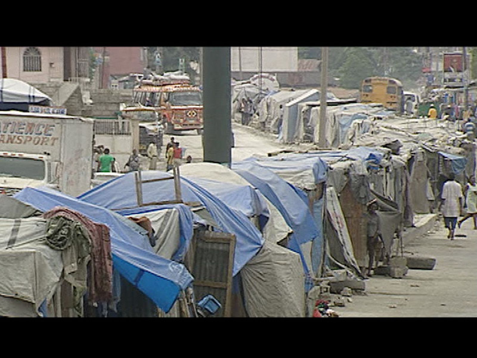 Casi un año después del terremoto, todavía se viven en Haití situaciones cuando menos incomprensibles