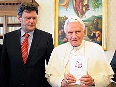 Benedicto XVI no descarta dimitir si la salud le falla