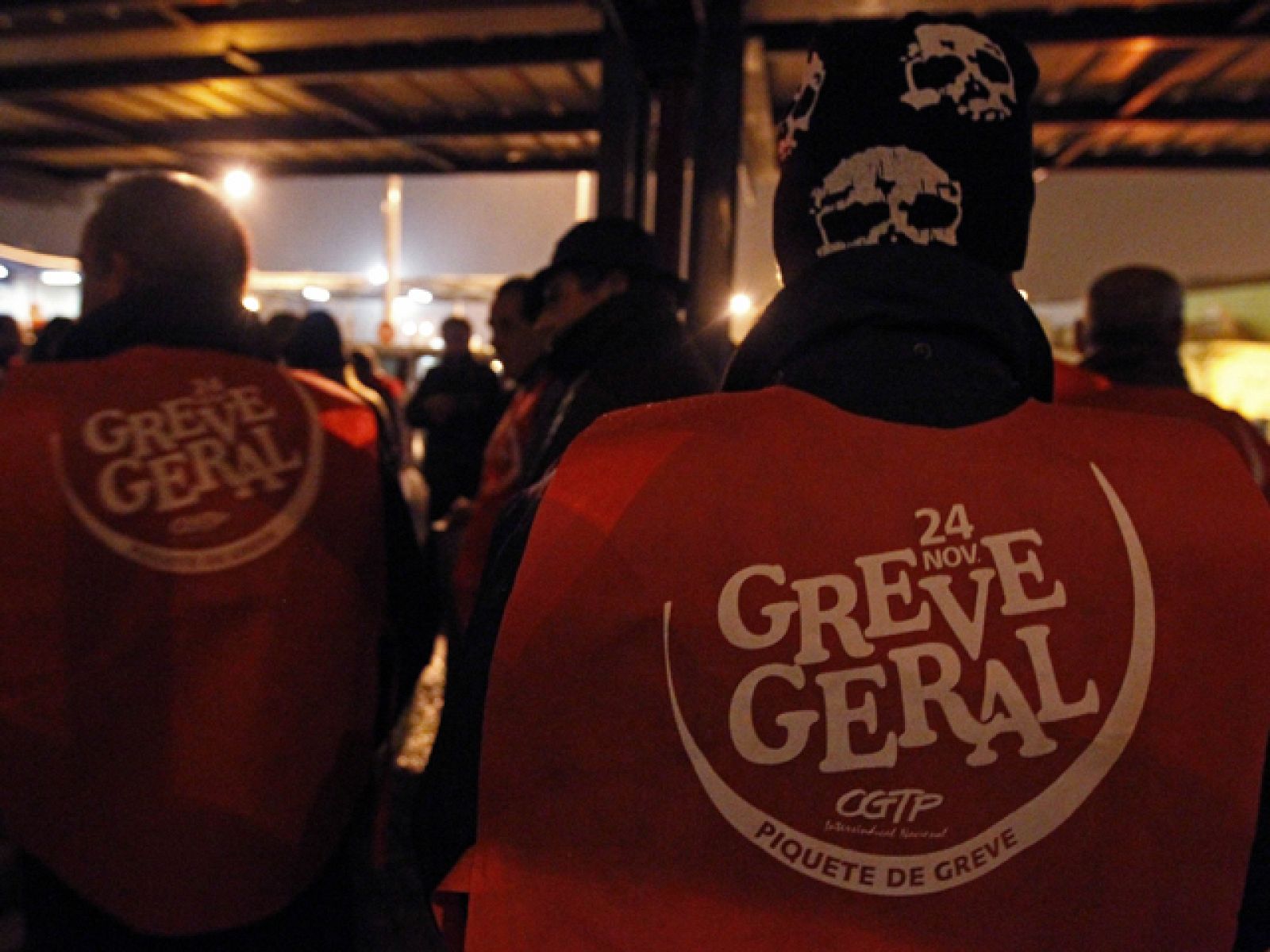 La huelga general paraliza los transportes y la gran industria en Portugal