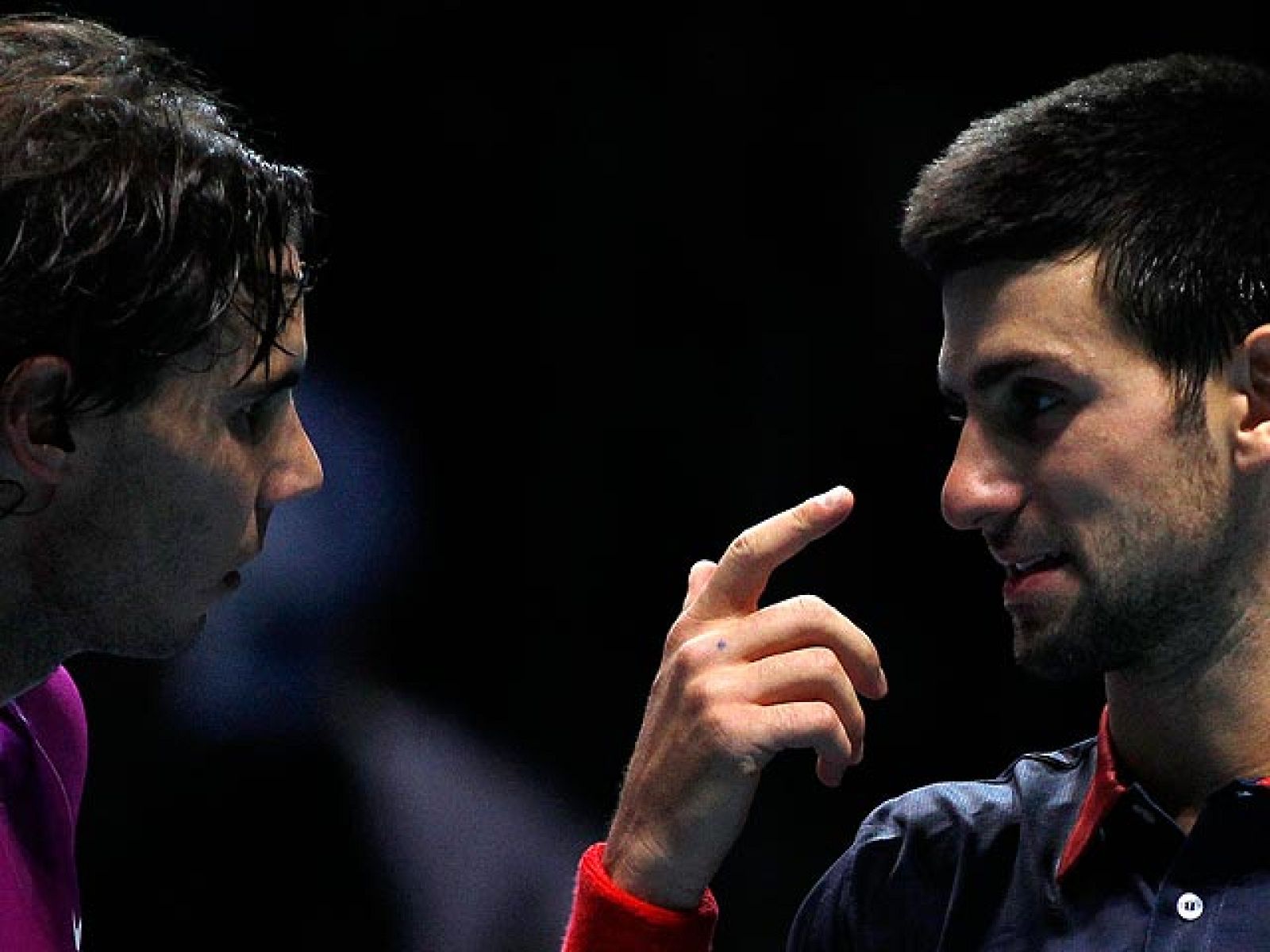 Nadal acaba con Djokovic y sus lentillas