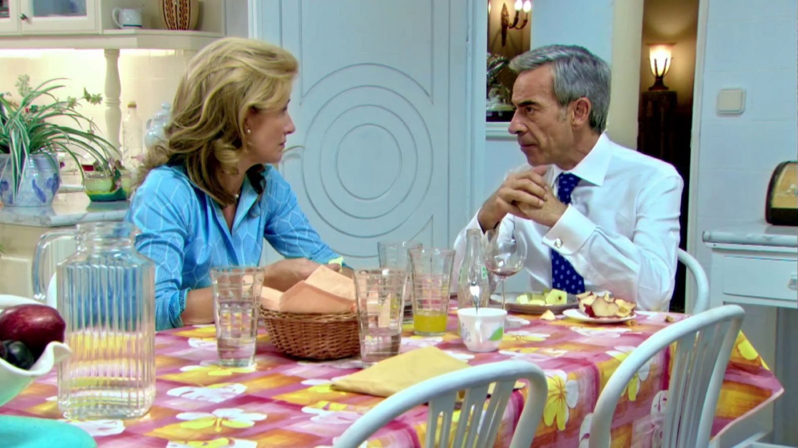 Cuéntame cómo pasó - T12 - Episodio 3: A la fiesta hemos de ir - Ver ahora