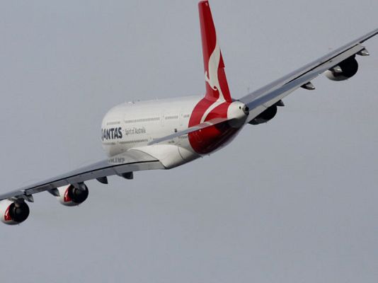  - El Airbus A-380 de Qantas ya vuela