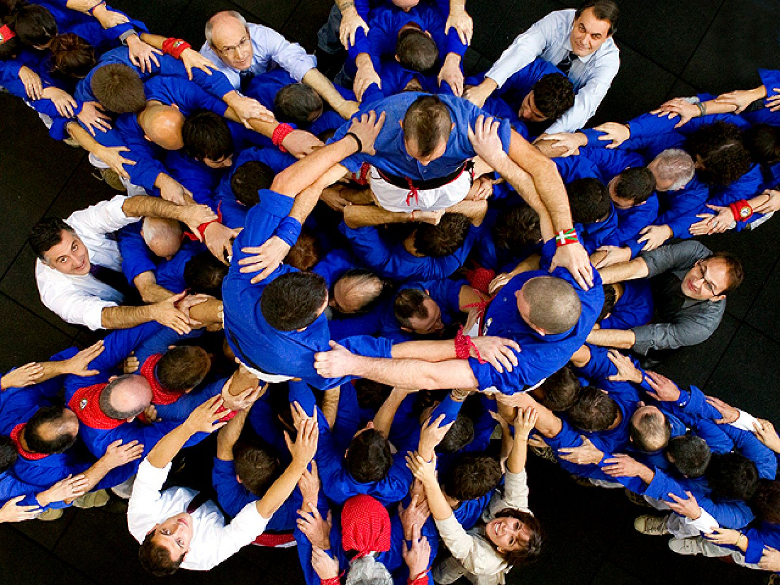 Telediario fin de semana en cuatro minutos - 27/11/10 | Ver