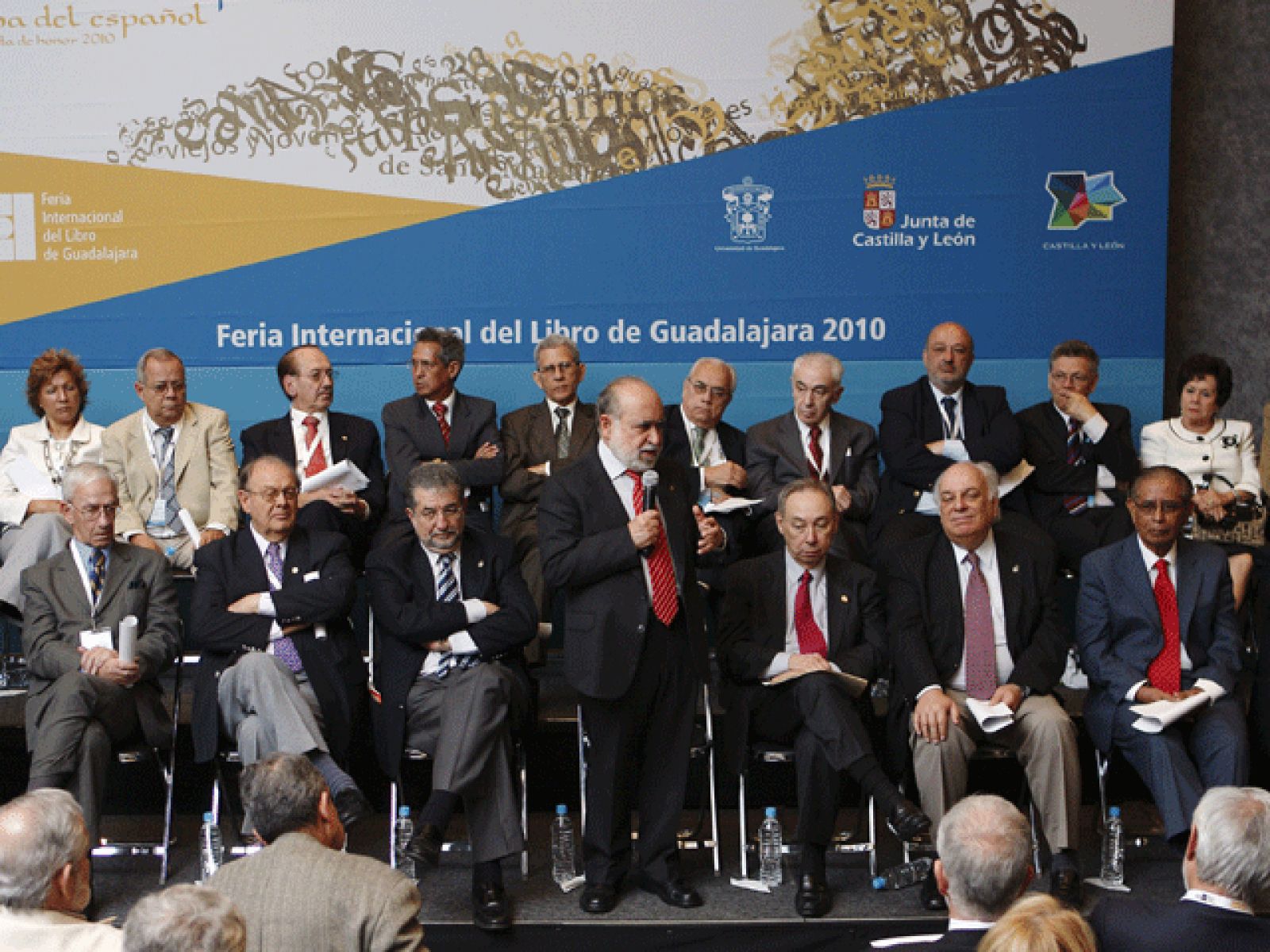 El alfabeto español tiene 27 letras