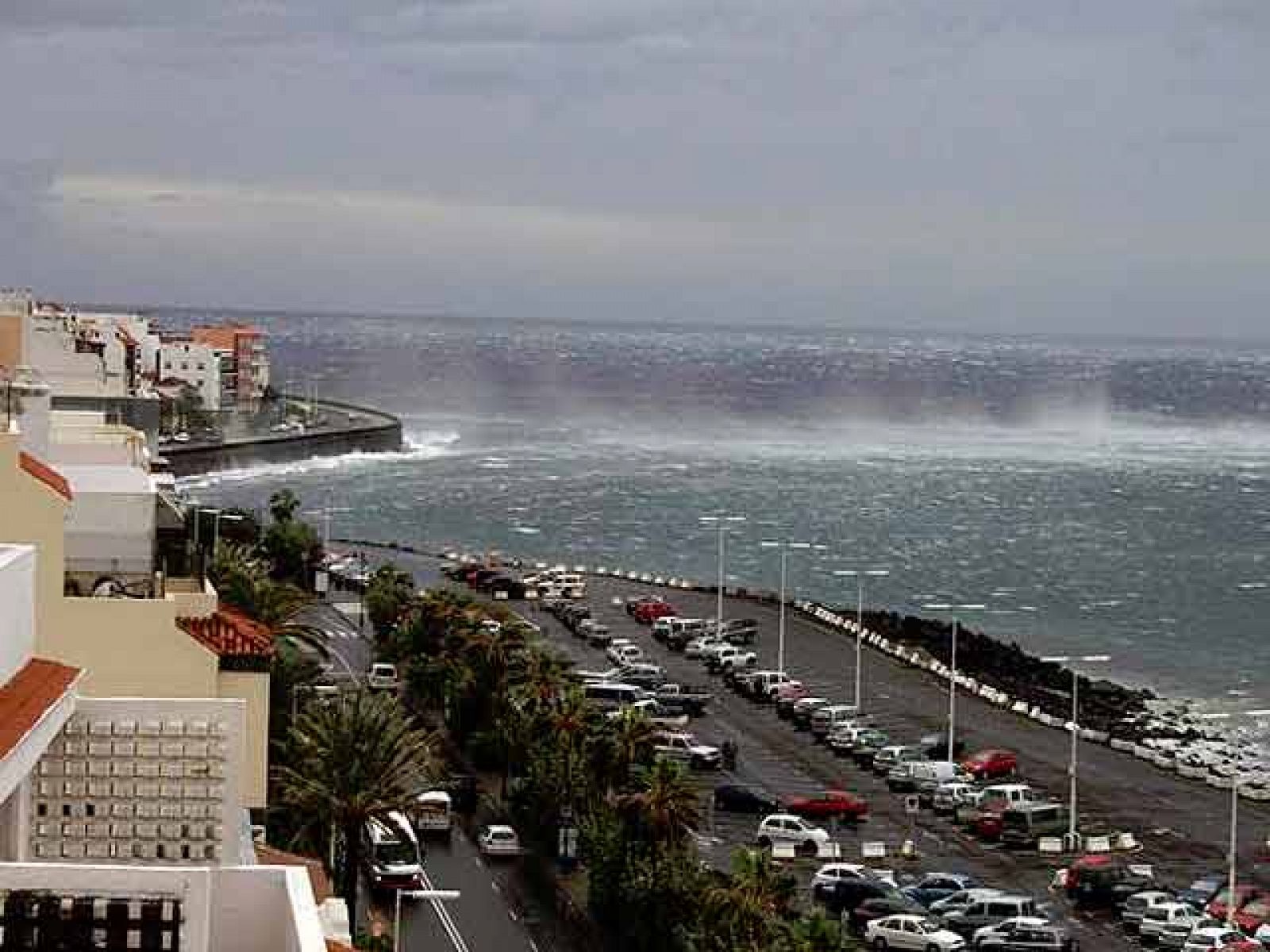 Canarias, en alerta naranja por riesgo importante de fenómenos costeros, lluvia y viento