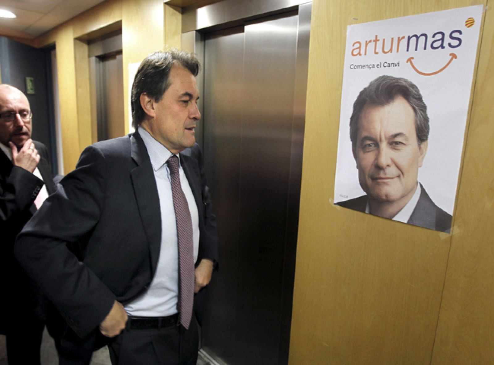 En Cataluña comienzan los contactos políticos del líder de CiU, Artur Mas, de cara a su investidura