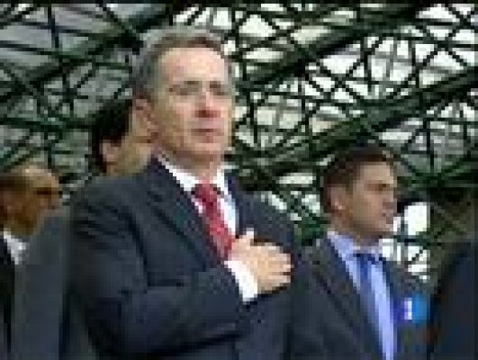 Telediario 1 - Cerco judicial sobre Àlvaro Uribe